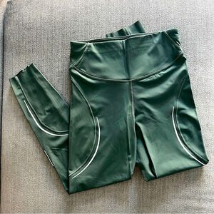 Lululemon Base Pace High-Rise Reflective Tight 25" Smoke Spruce sz 6